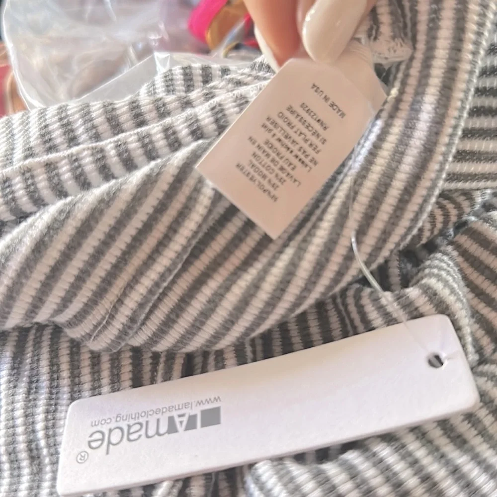 🆕 REVOLVE LA MADE Ribbed Infinity Scarf gray and white stripe one size fits all